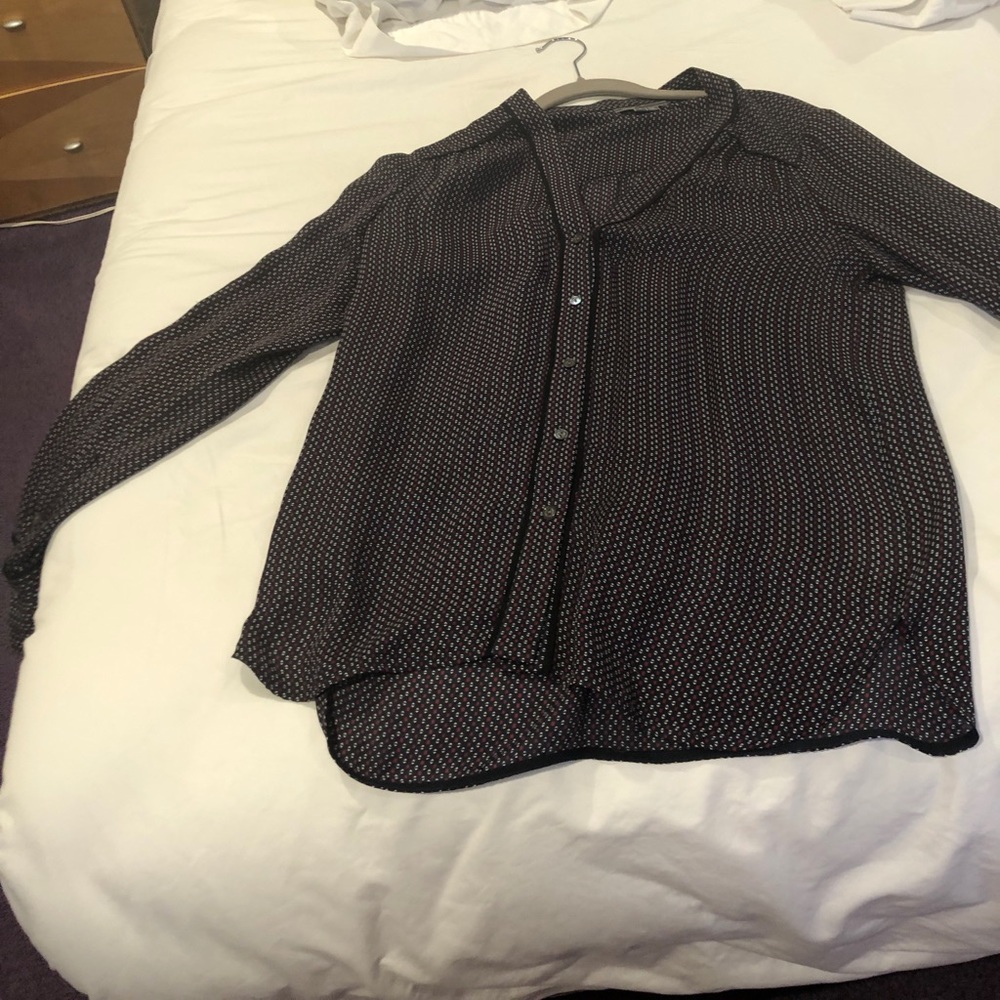 Elegant Black Vince Top with beautiful details